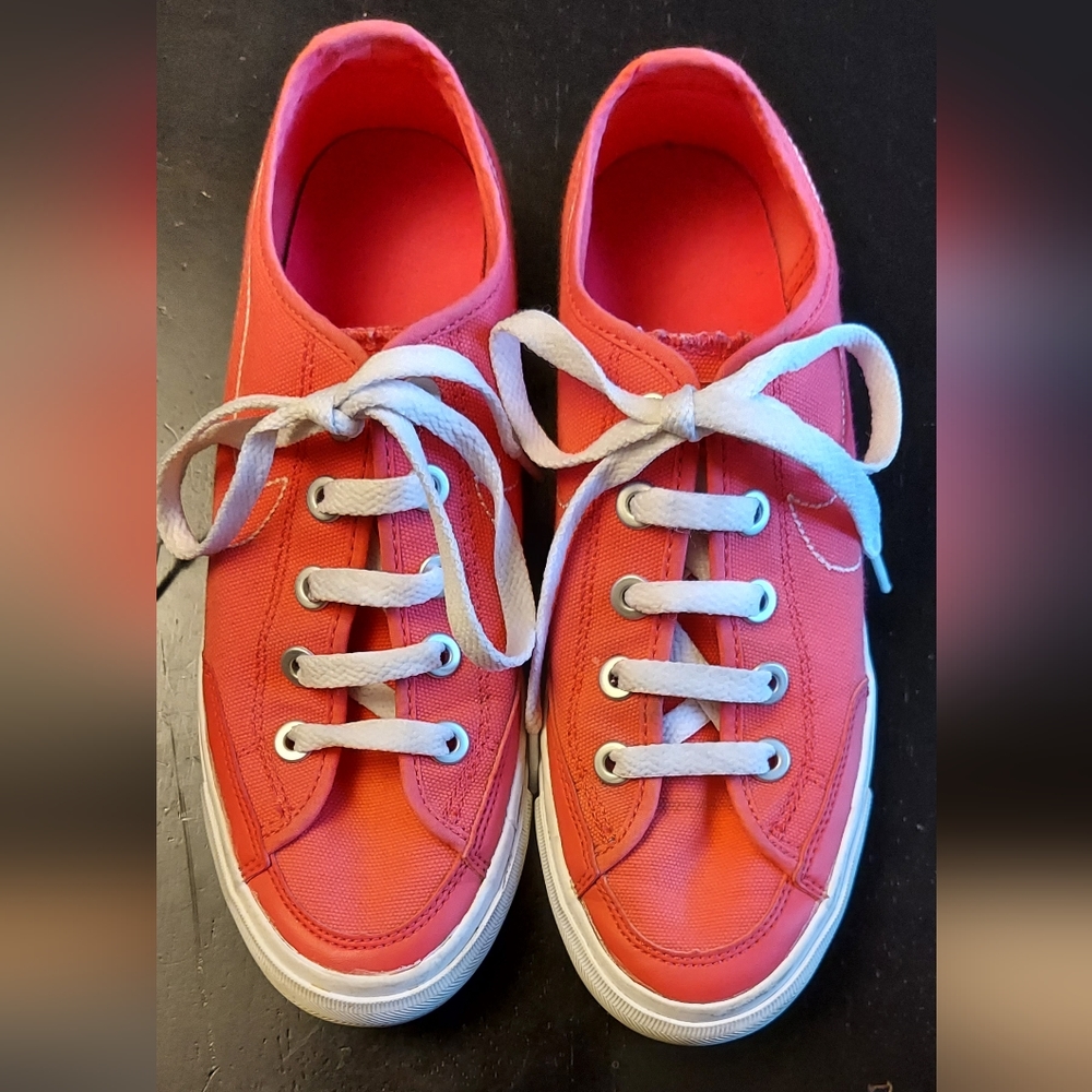 Nike Go Skate Women's Canvas Sneakers Coral Size 6.5